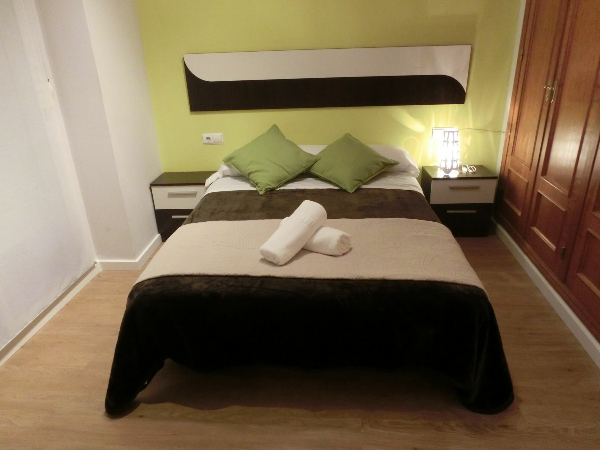 Total Market Apartment *