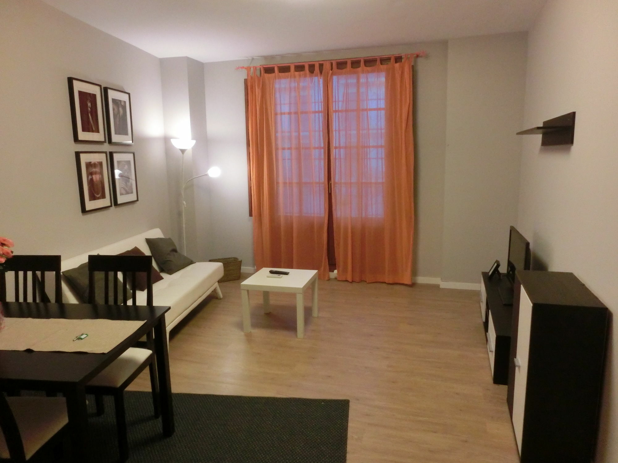 Apartment Total Market *