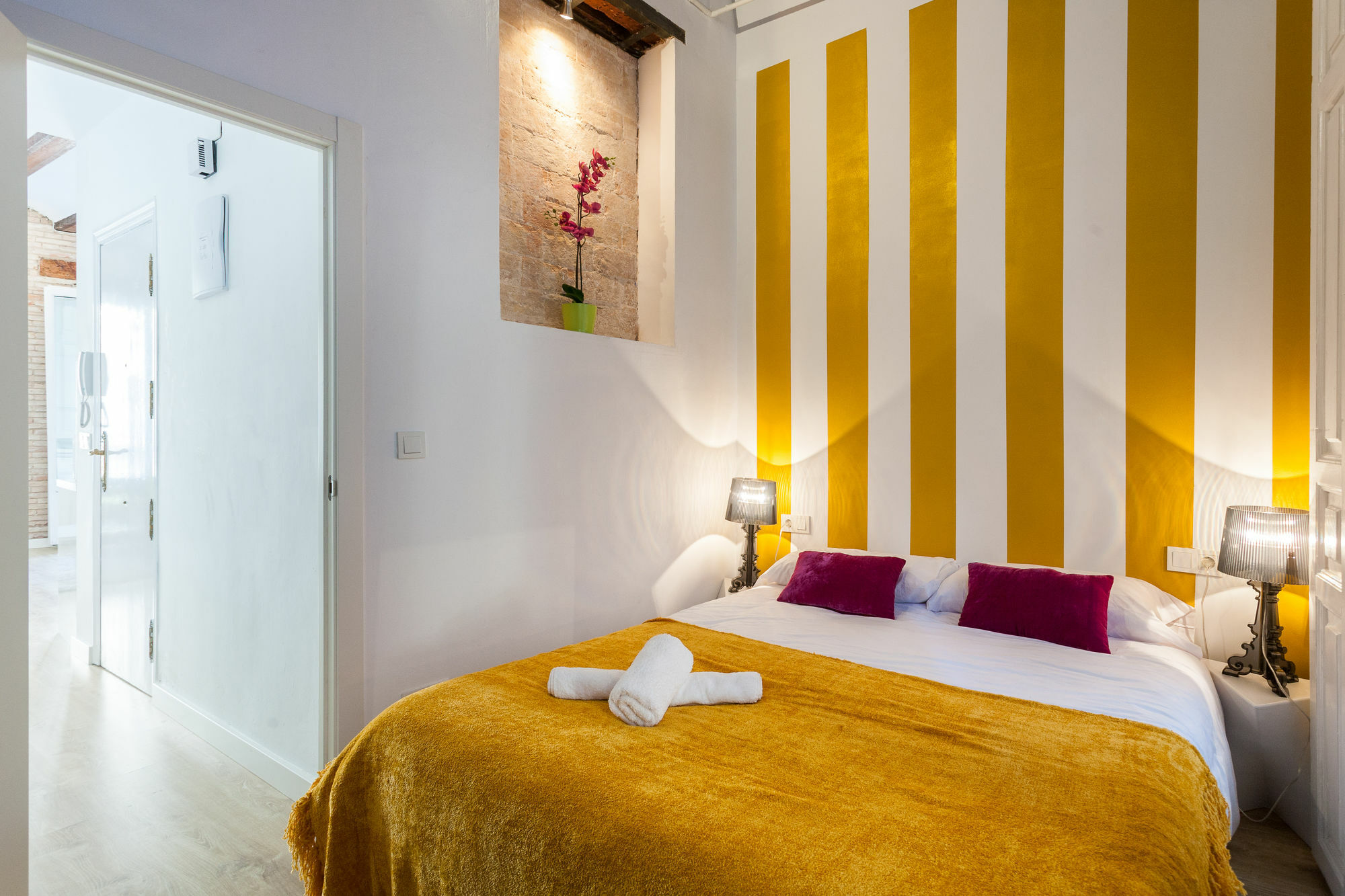 Maragata Plaza Reina Apartment *