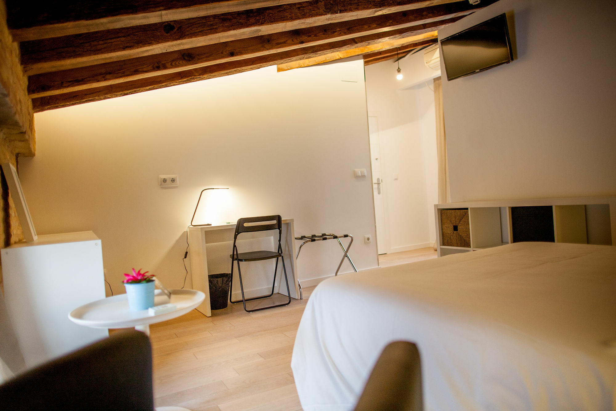 Guest house Host & Valencia