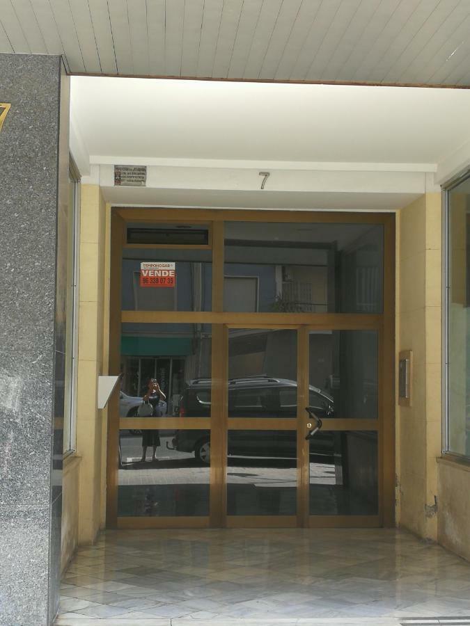 Centrico En Proximo Parada De Metro Angel Guimera Apartamento