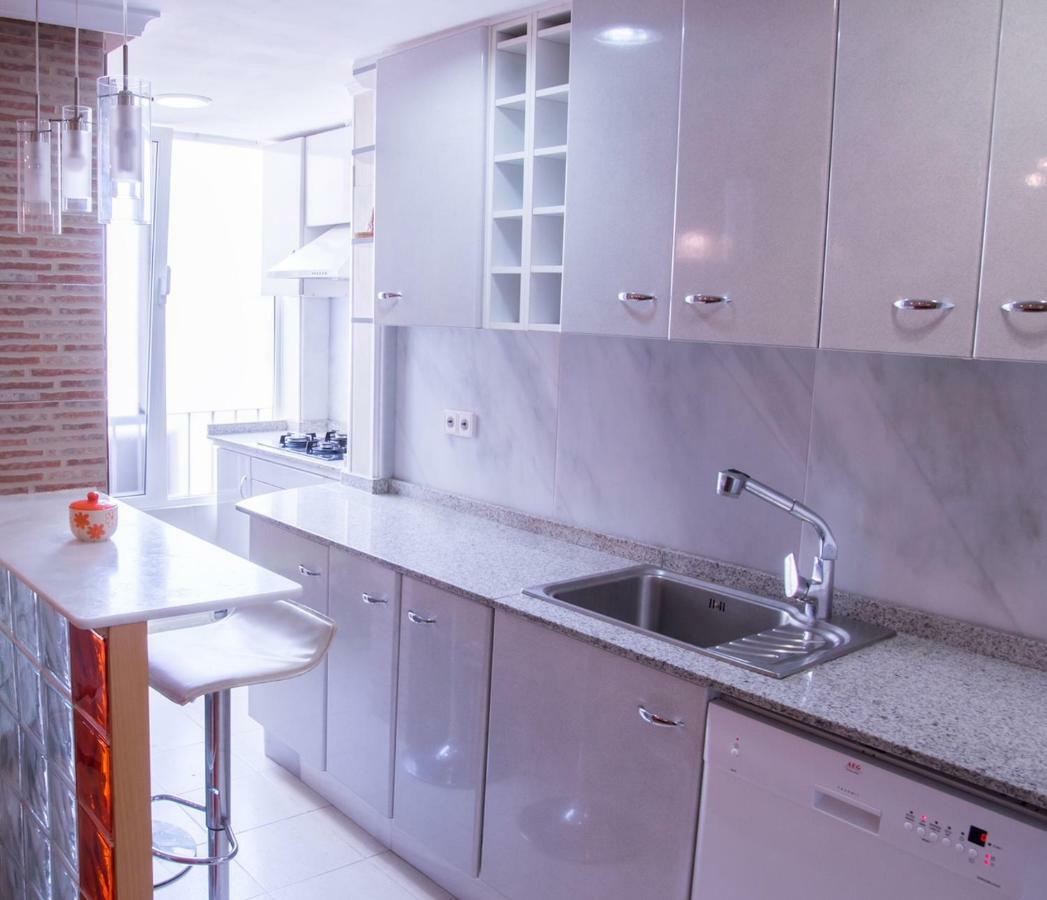 Bright And Spacious Flat At Malvarrosa Apartment