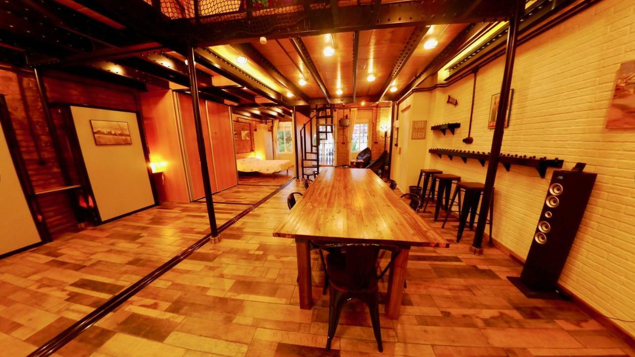 Old Fisherman's House In Malvarrosa Apartment