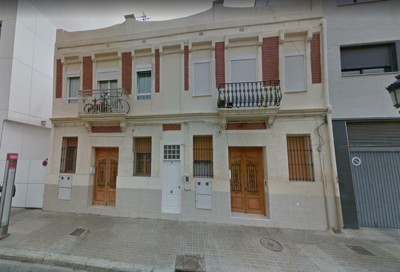 Old Fisherman's House In Malvarrosa Valência