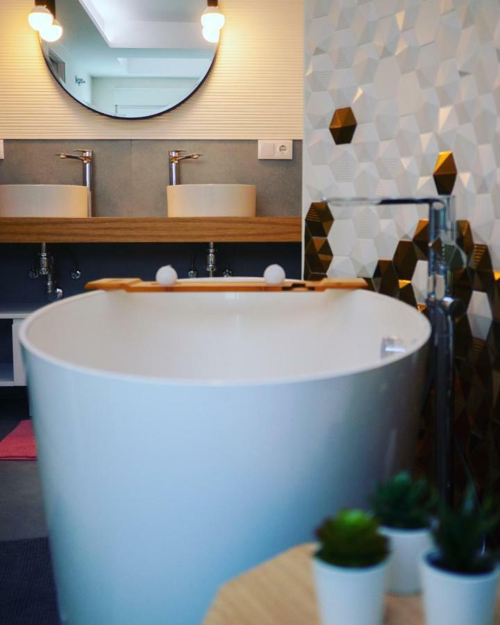 Apartment Hexagonal Design *