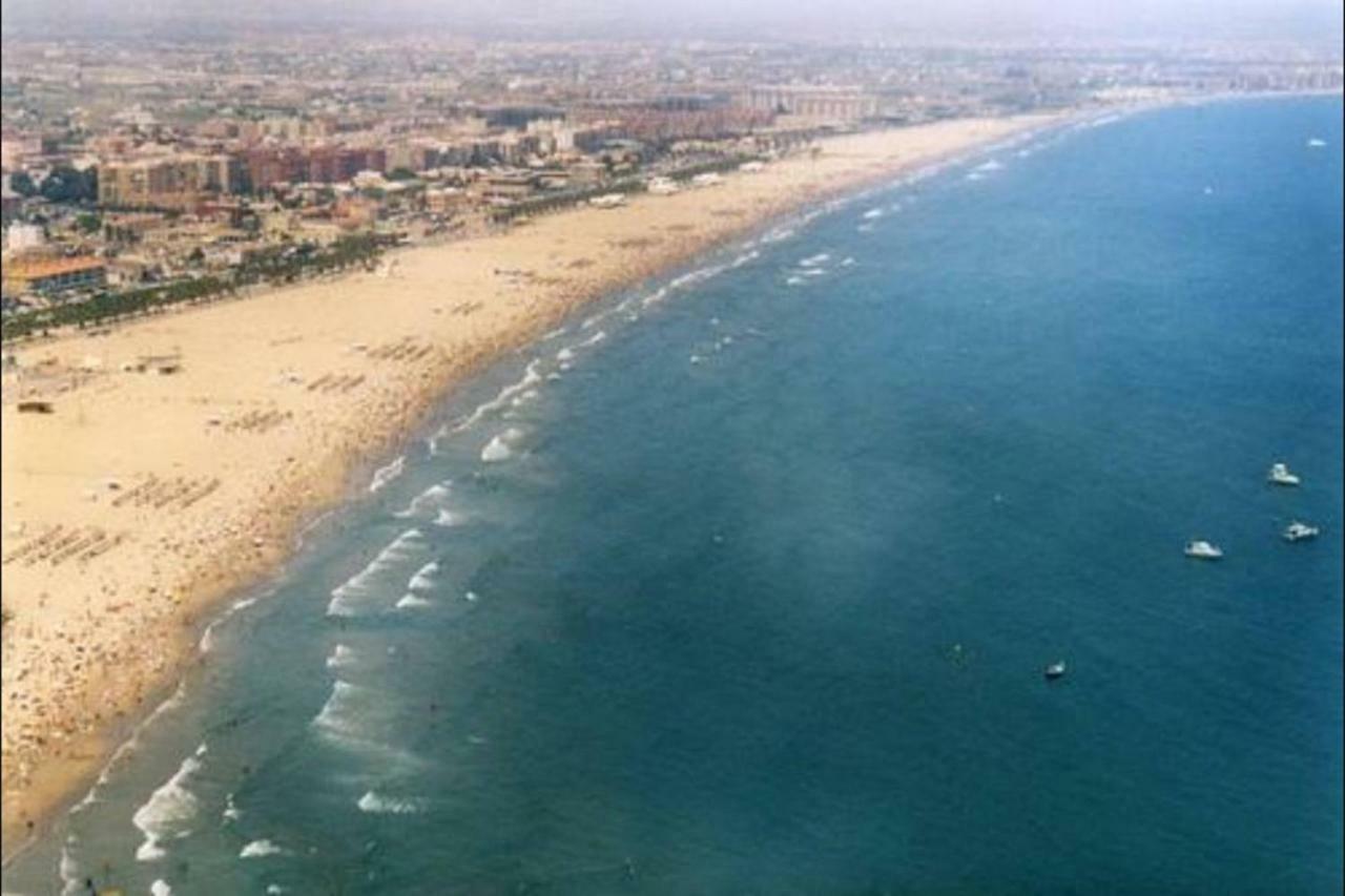 En Universidad Y Cerca De La Playa Apartment *