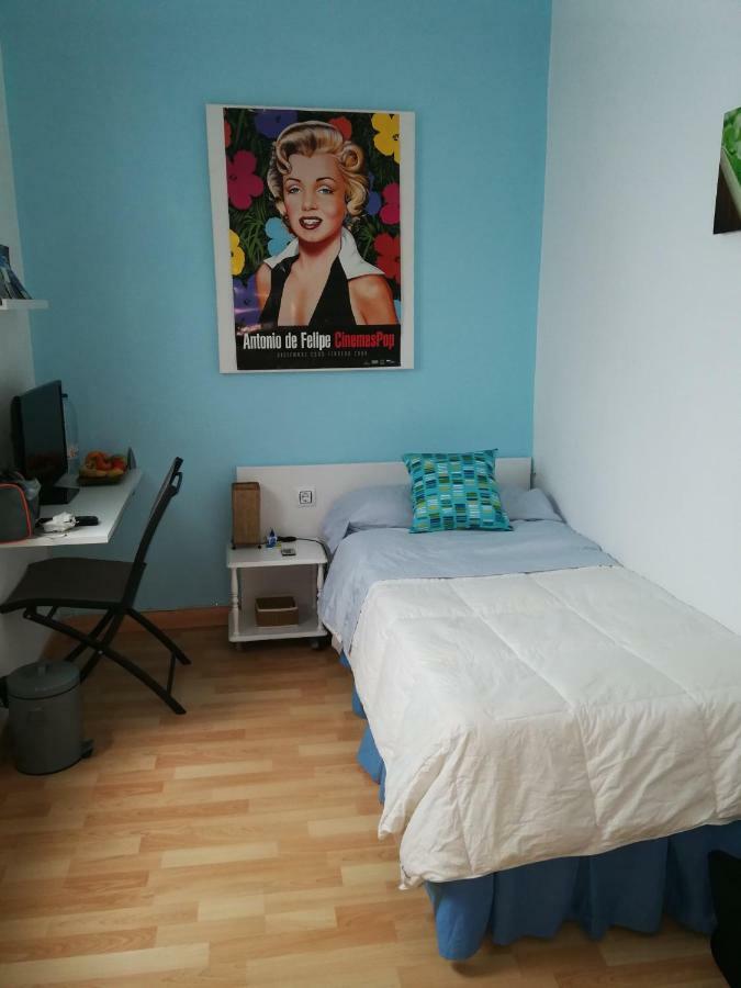 Junto Torres Serranos Apartamento
