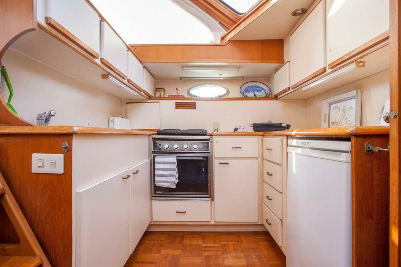 Botel Ocean Aquarius *