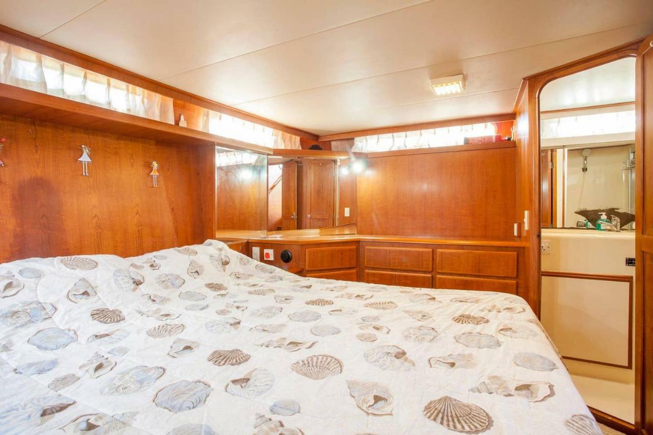 Botel Ocean Aquarius Valencia