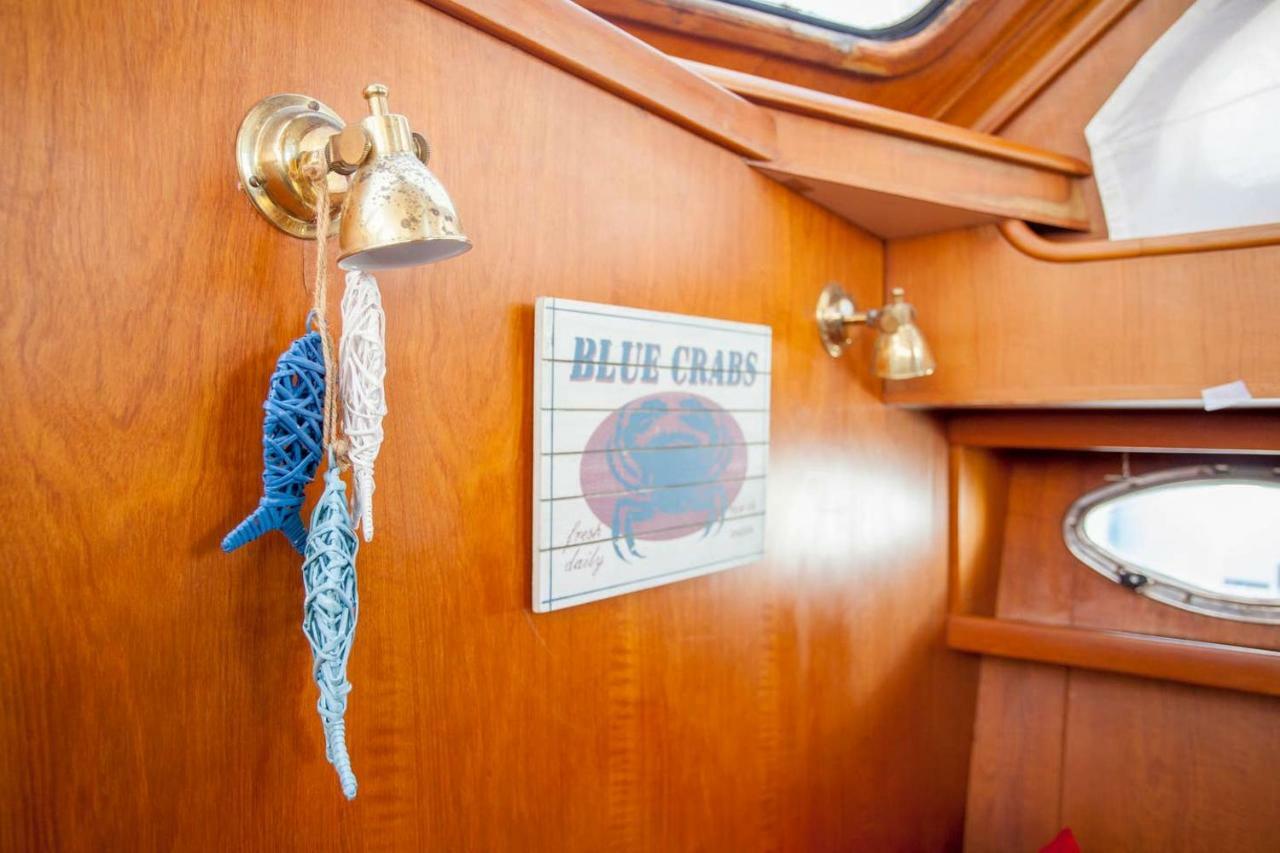 Botel Ocean Aquarius *