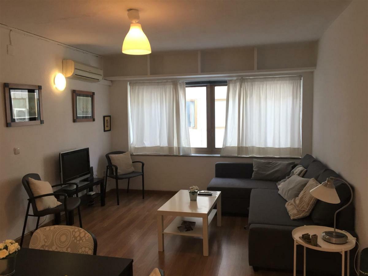Calle D Juan De Austria 4 *