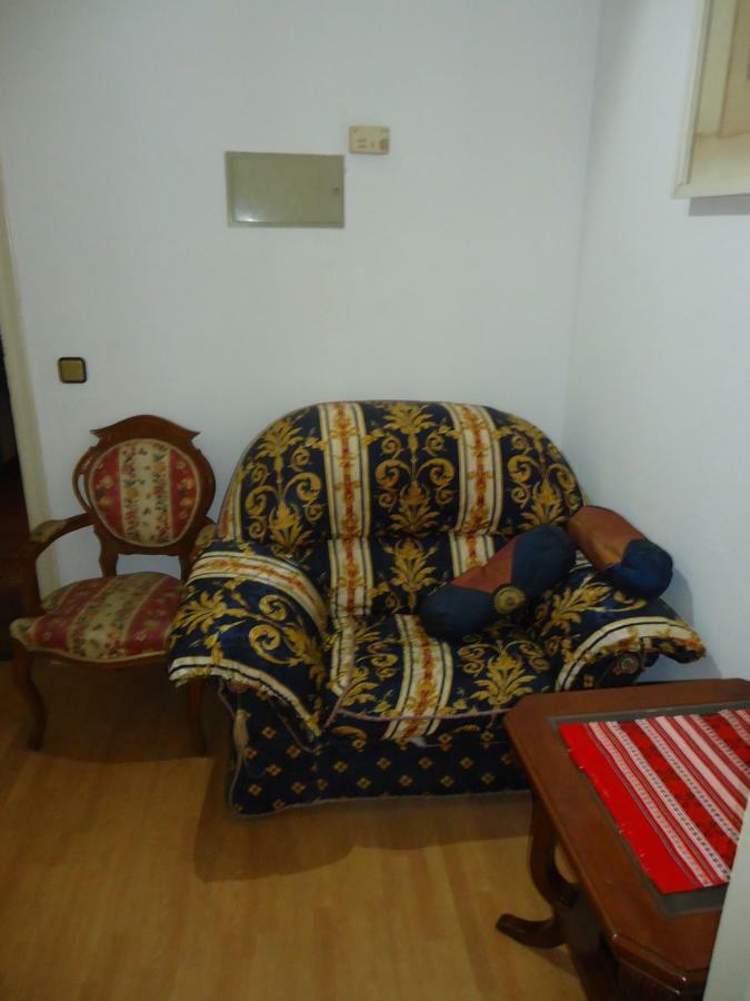 Centro Calle Cerrajeros Bed & Breakfast