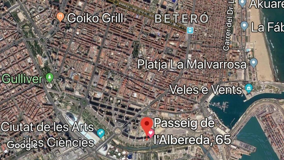 Apartamento En La Ciudad De Ciencias Y Cerca De La Playa *