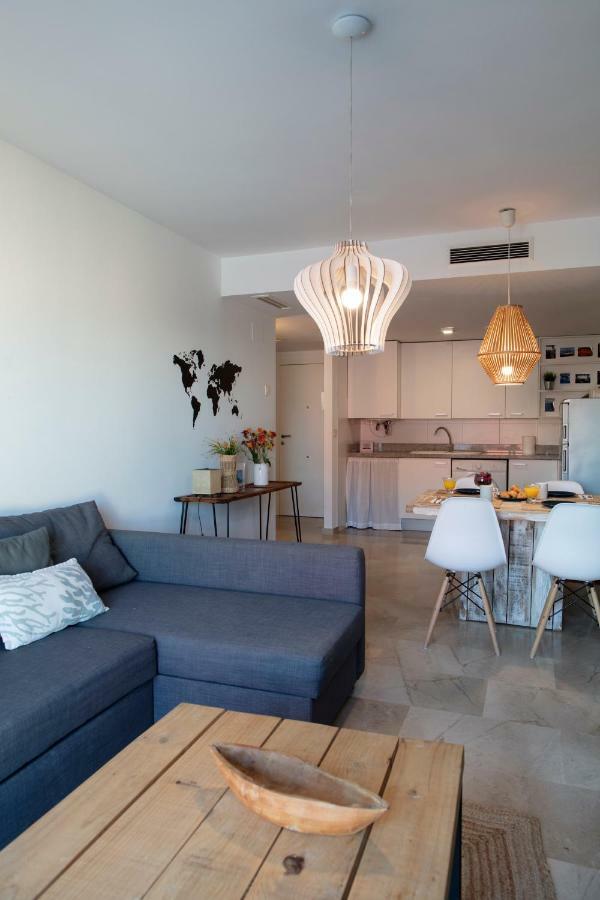 Beautiful One Bedroom Wifi Near Beach Apartment