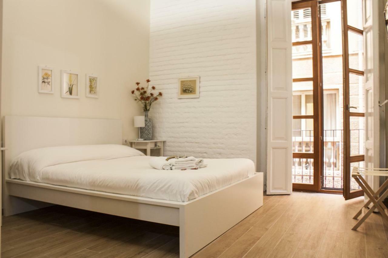 Splendid In Apartment *