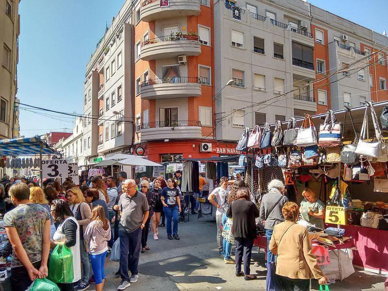 Con Vistas A La Marina Real