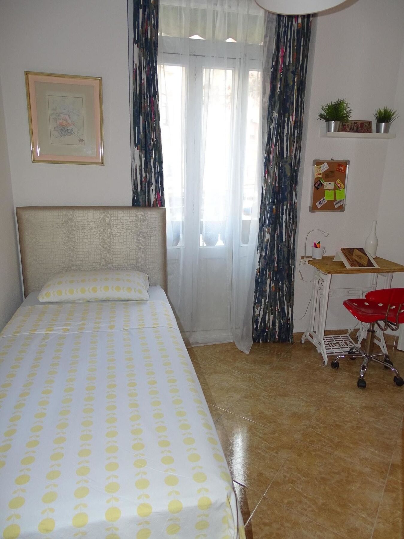 With 3 Bedrooms In - 4 Km From The Apartment *