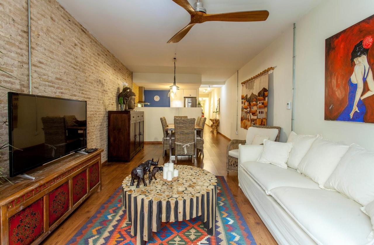 Luxurious & Alluring In Historic Town Apartment *