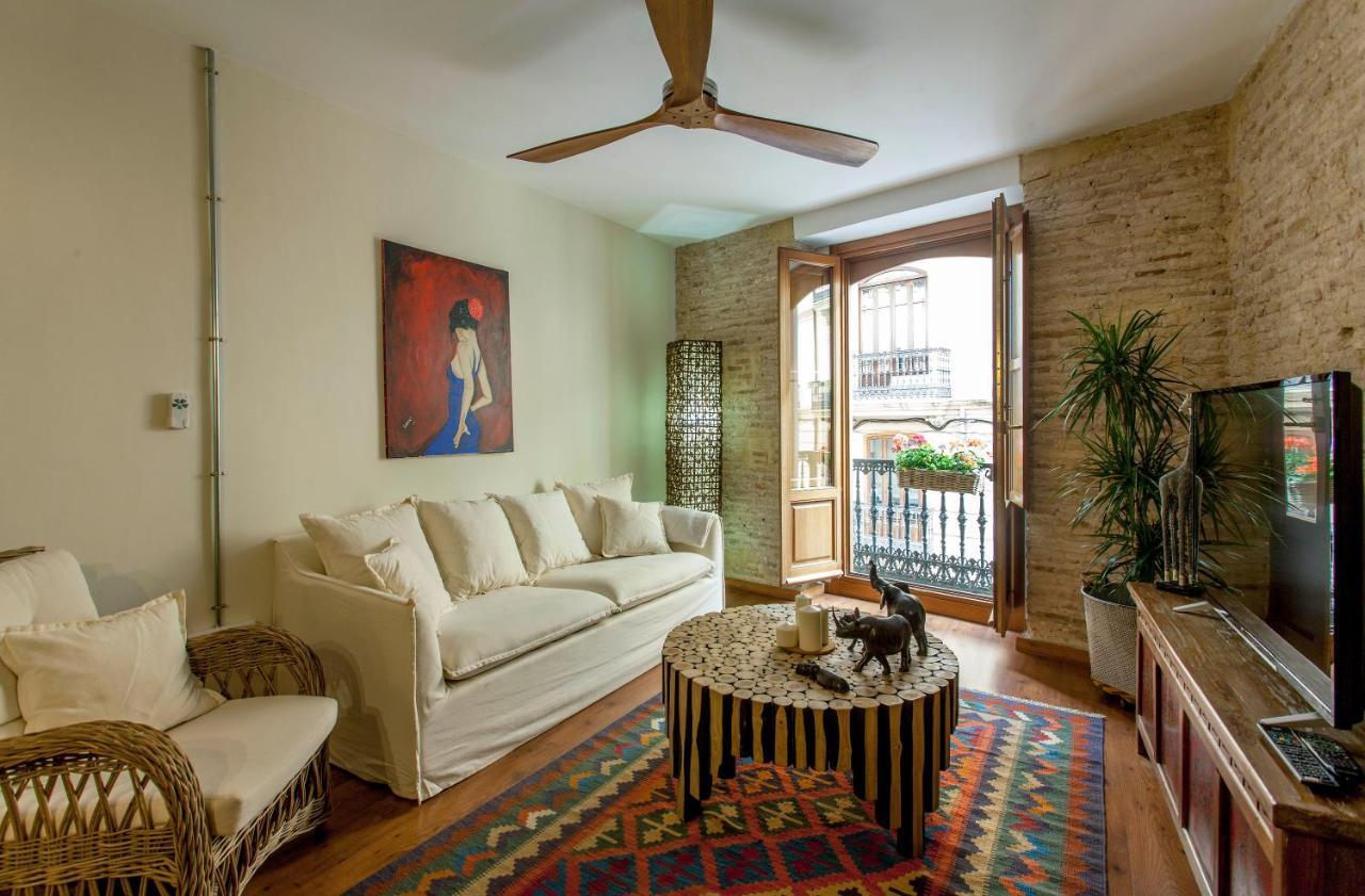 Luxurious & Alluring In Historic Town Apartment
