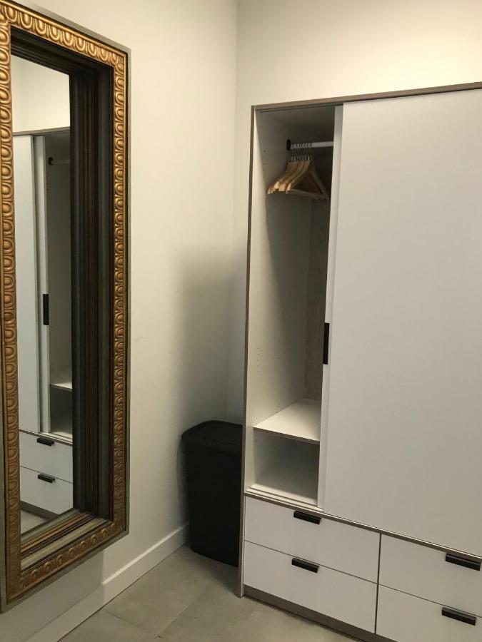 Apartment New! Renovated, Centrally Located, Private Entrance, Terrace Valencia