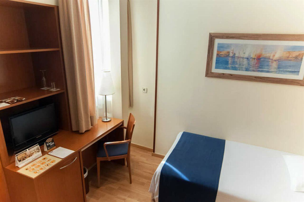 Rh Sorolla Centro Hotel 3*