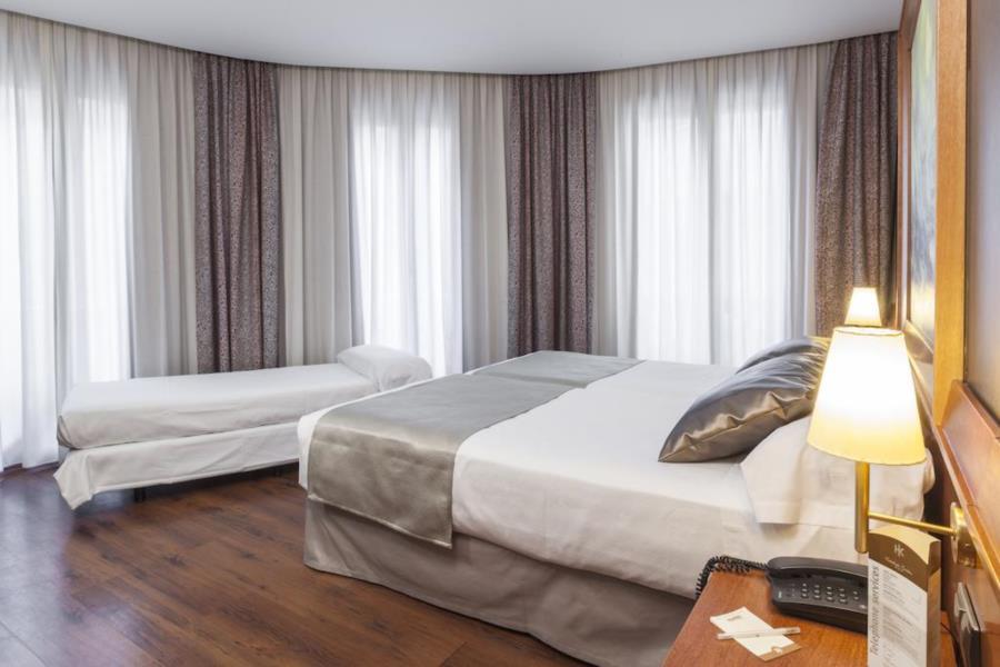 Catalonia Excelsior Hotel 4*