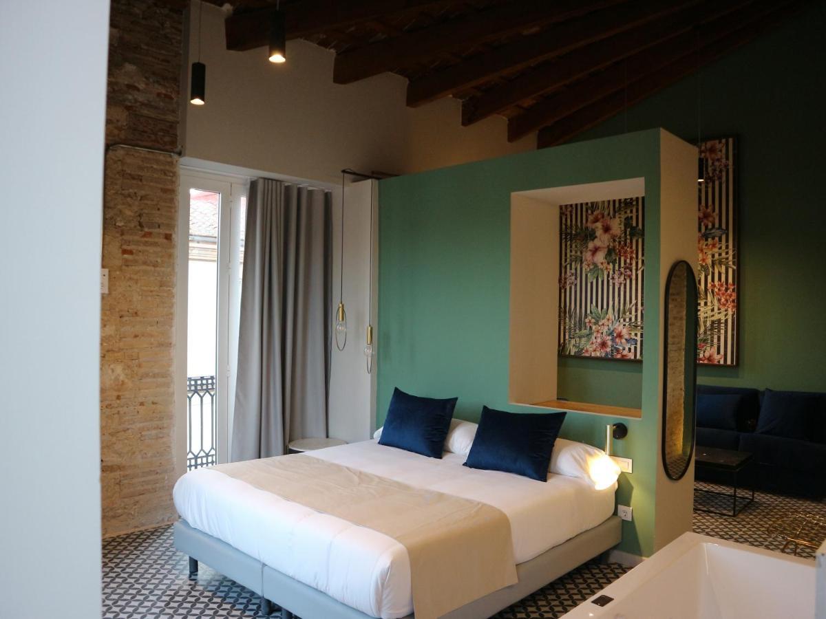 & Co. Quart Boutique Hotel 3*