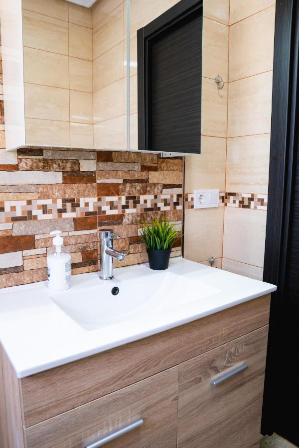 Apartment On-line Luxury Apart Peset Aleixandre 135, Free Wi-fi *
