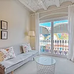 Cozy Apartment In The Heart Of The City