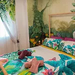 Artistic Flat Next To Ruzafa Welcome To The Jungle