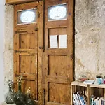 Ottoh Charm Stay