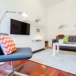 Home Select Caballeros Apartments