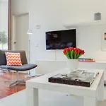 Home Select Caballeros Apartments
