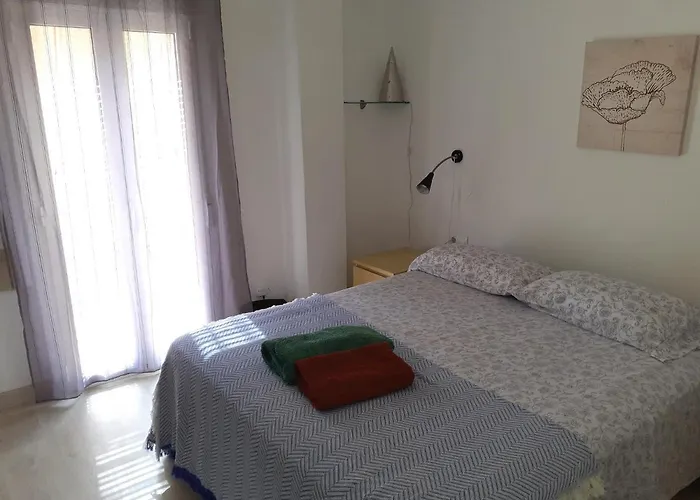 Smart Apartment Near Malvarossa Beach