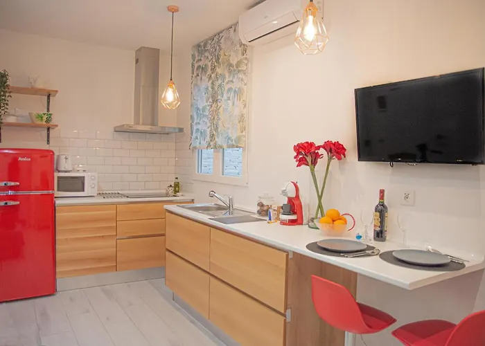 COZY&MODERN Apartment next to Metro A. Guimerá