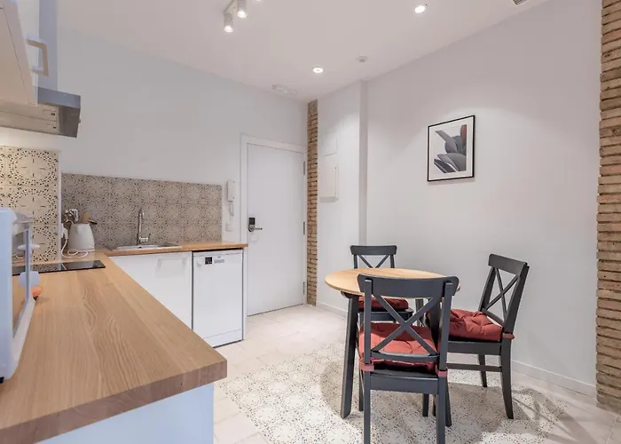 Modern Apartment Close To City Centre