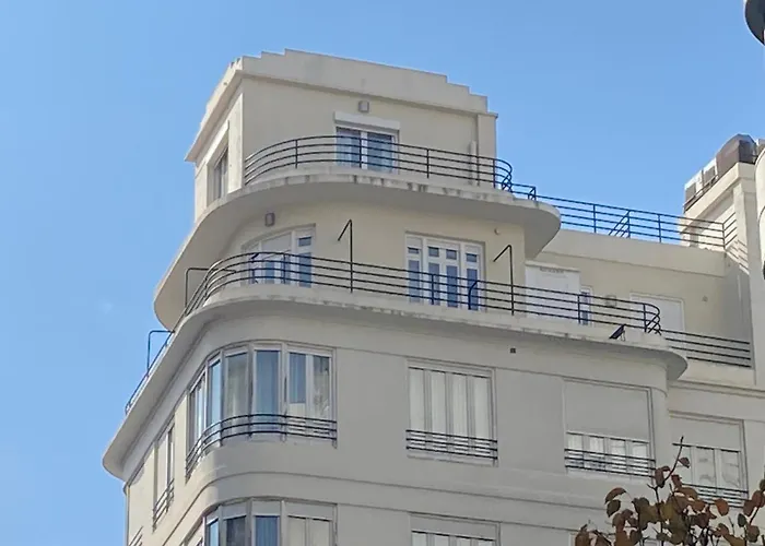 Stunning Duplex Penthouse In Best Location With Skyline View