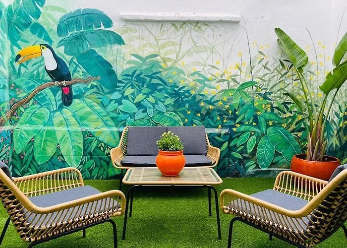 Artistic Flat Next To Ruzafa Welcome To The Jungle