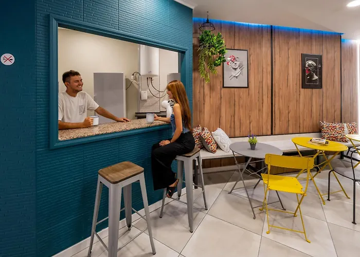 Som Hostel By The Venue