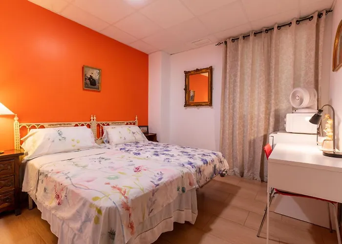 Mirador 2 Del Mercado Central - Habitacion Con Bano Privado En El Centro De La Ciudad Vella