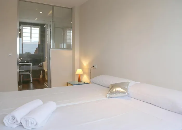 Valencia Beach House Groups
