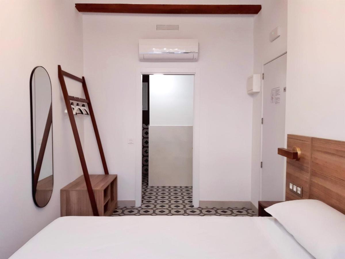 19-30 Hotel