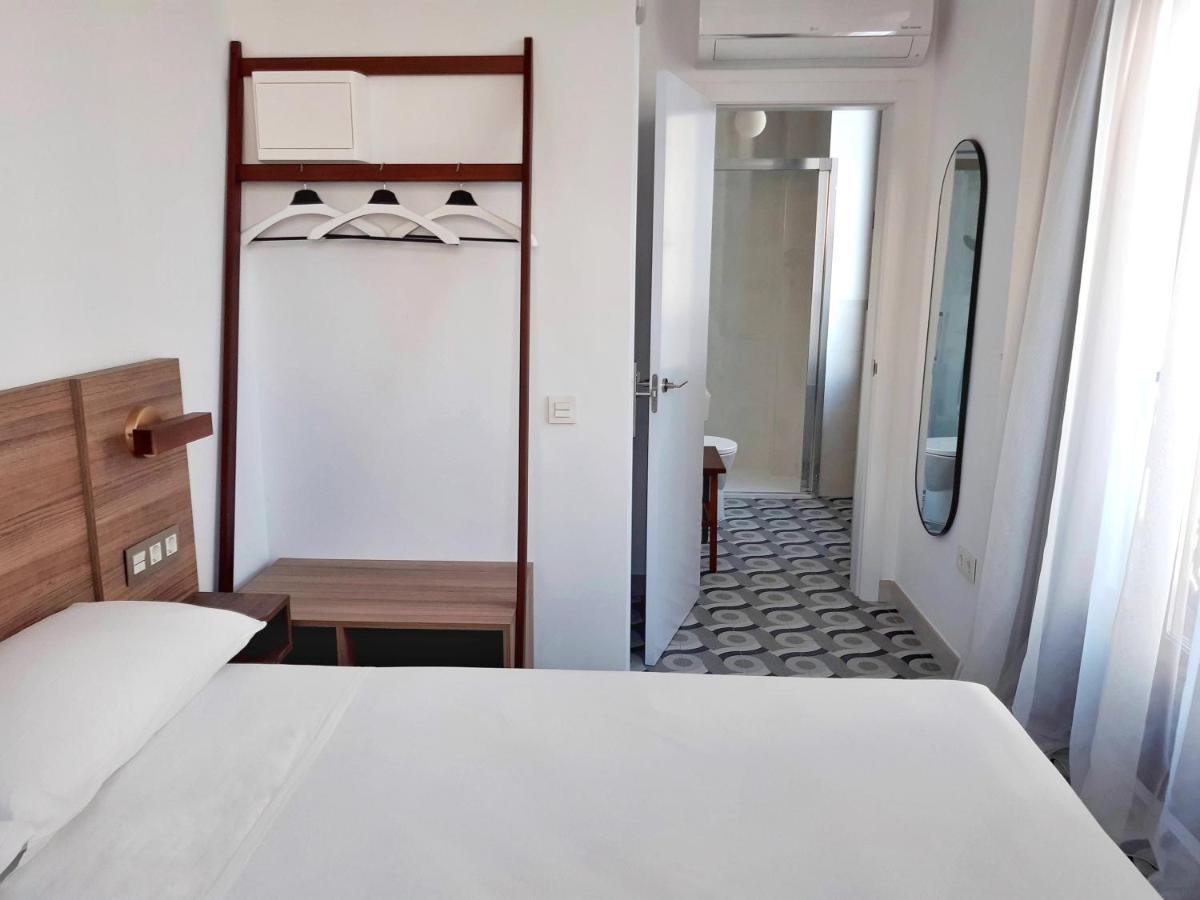 Hotel 19-30