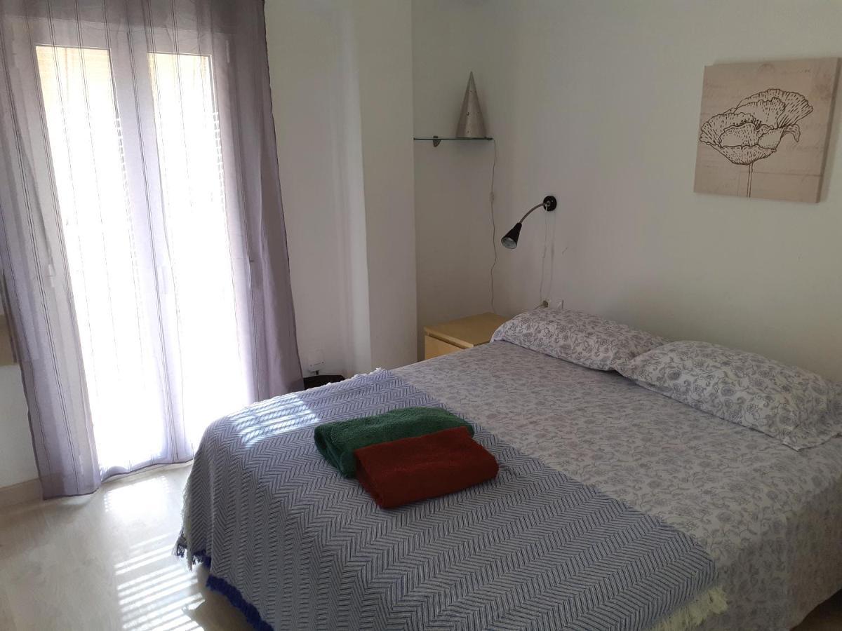 Apartment Smart Near Malvarossa