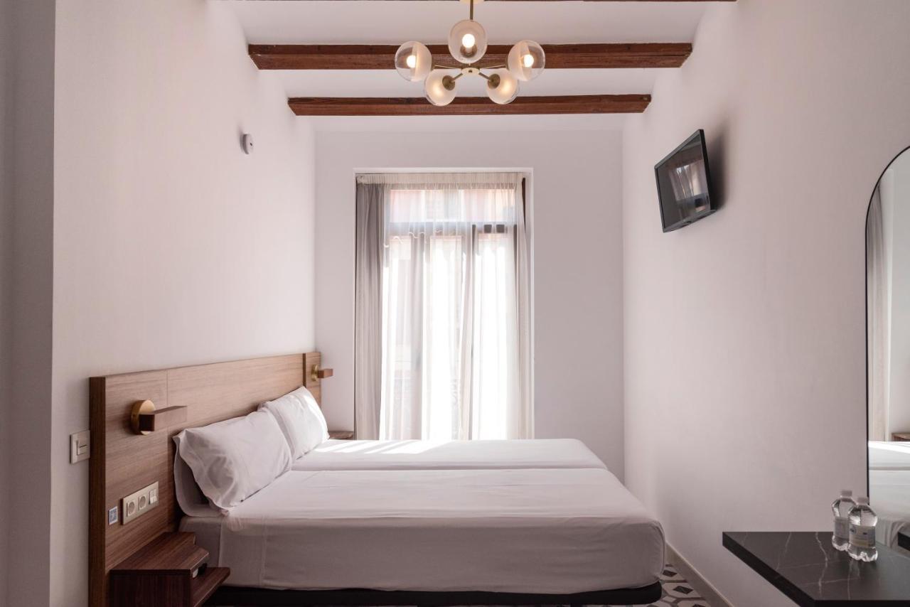 Hotel 19-30