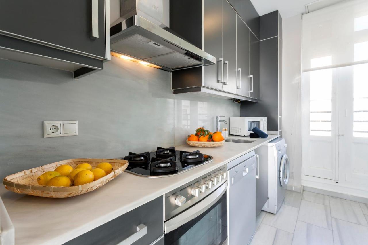 Apartment Stunning Duplex Penthouse In Location With Skyline View