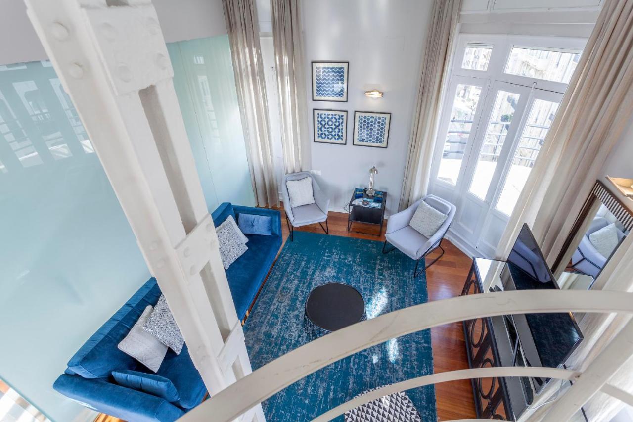 Apartment Stunning Duplex Penthouse In Location With Skyline View