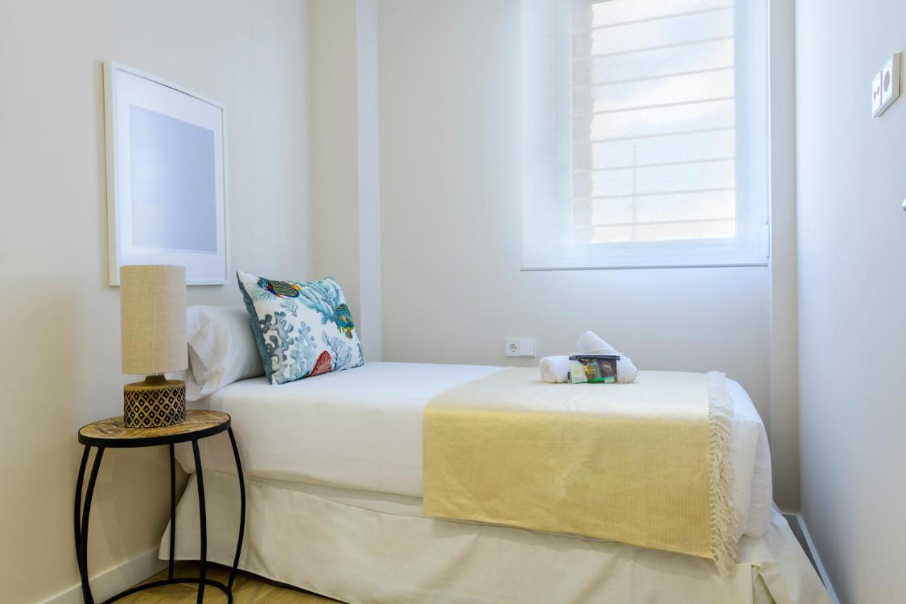 Md Reina Cabanal Apartment Valencia