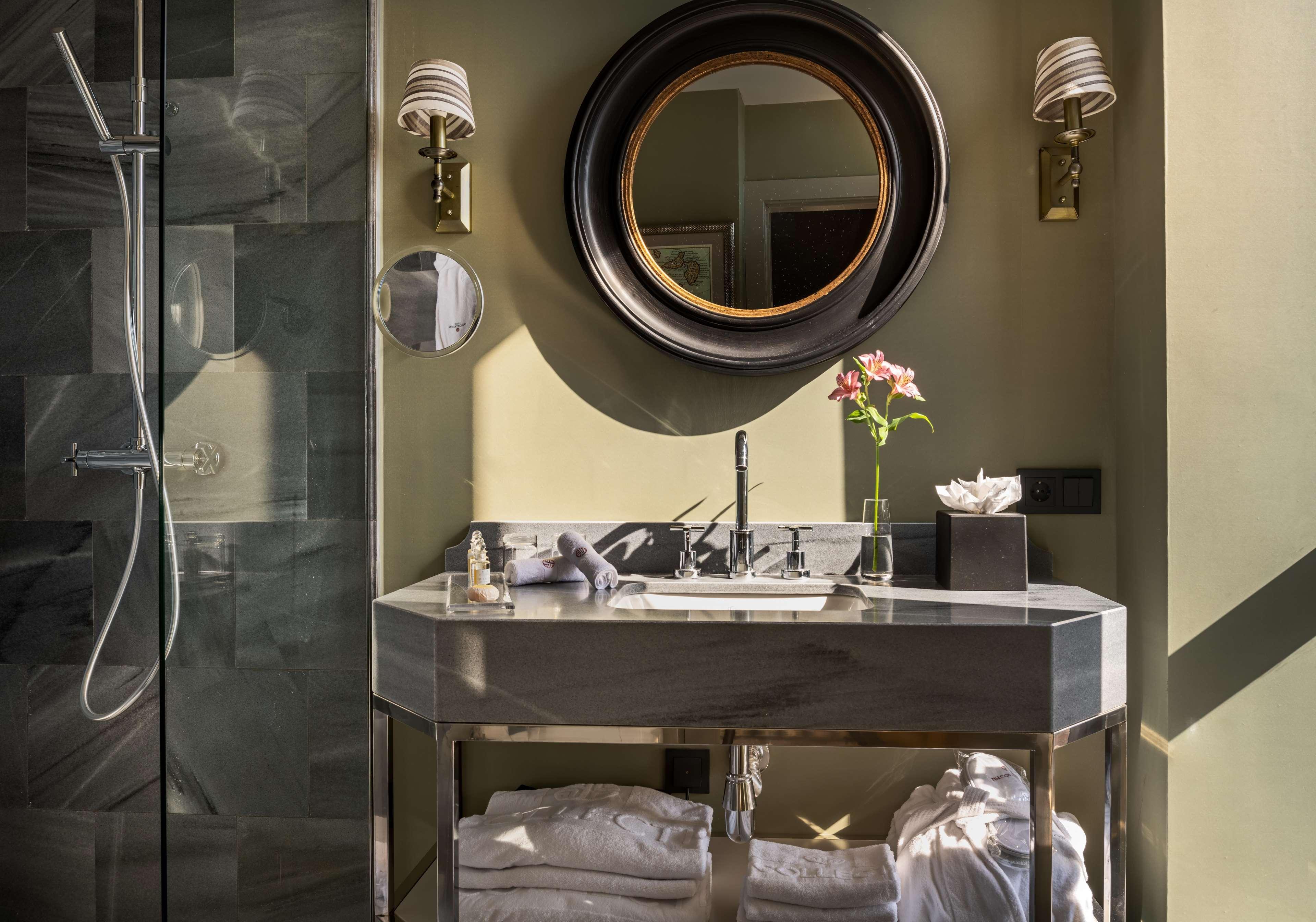 Nh Collection Colon Hotel 4*