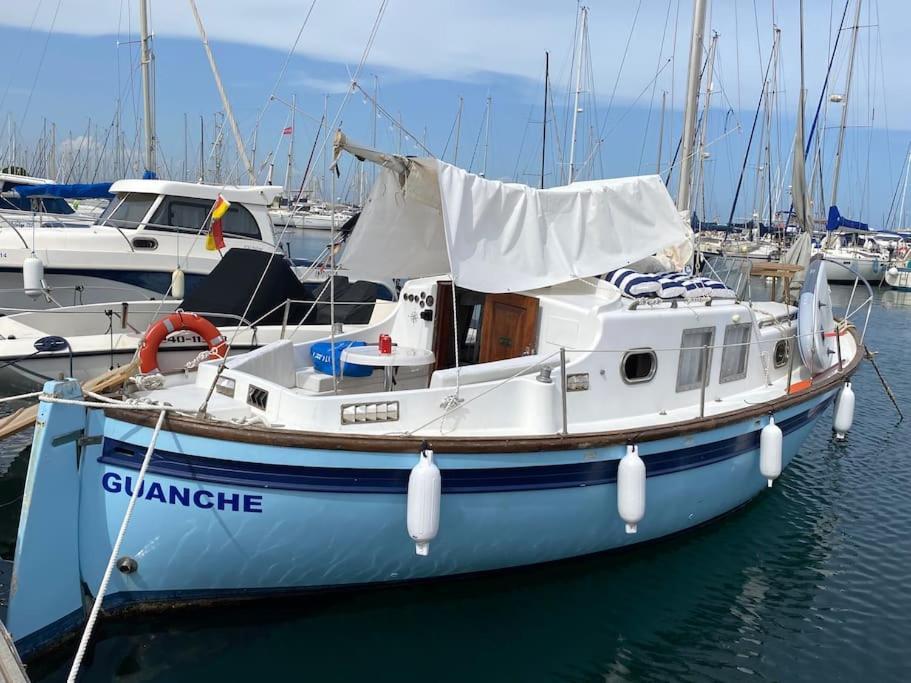 Botel Velero Menorquin Con Encanto Valência